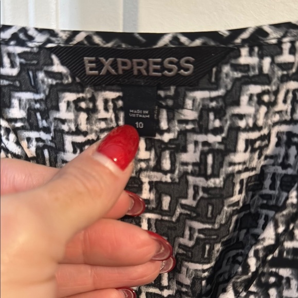 Express Black and White Patterned Jumpsuit - Picture 2 of 4